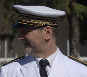 COMMISSAIRE
